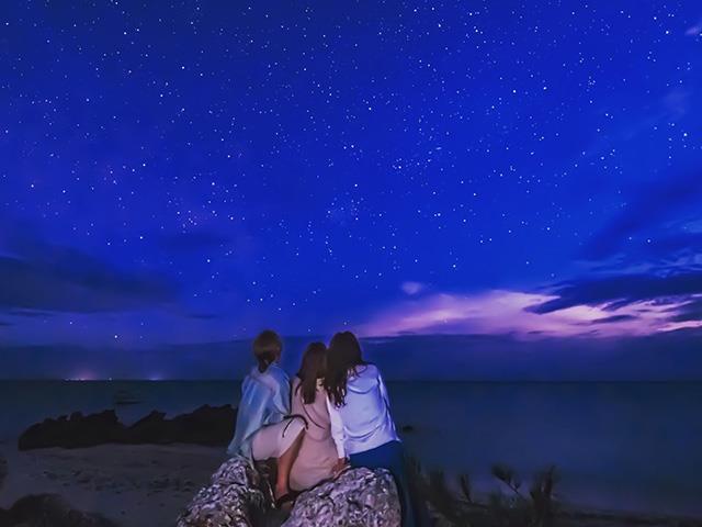 ■【与論島/星空観察＆フォトツアー付き】満天の星空を感じよう！専属カメラマンが星空を背景に撮影します！☆映画で登場したお宿に宿泊♪ビーチまで徒歩10分！民宿 海水館指定3泊4日2