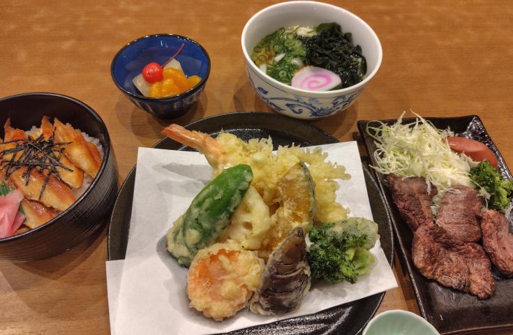 [なんば発]昼食天ぷら豪華セット♪世界遺産「姫路城」と数々の文豪や著名人に親しまれた有馬温泉＆日本でも有数の眺望スポットの六甲山散策日帰りバスツアー(英語ガイド付)3