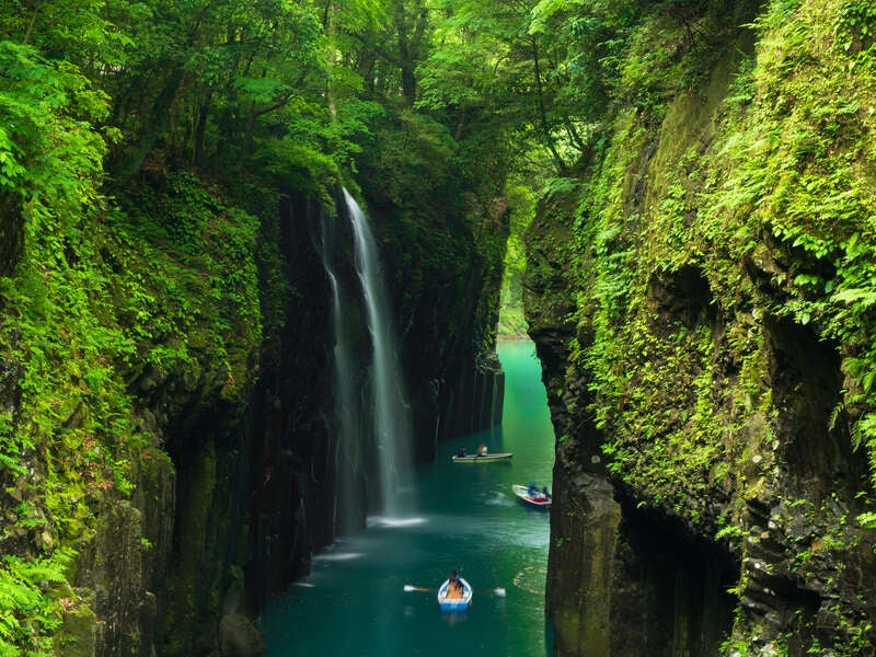 【新大阪・新神戸・岡山・広島駅発】 九州横断ハイライトと名湯 別府・阿蘇内牧温泉宿泊、湯布院・高千穂・熊本城・阿蘇草千里　３日間1