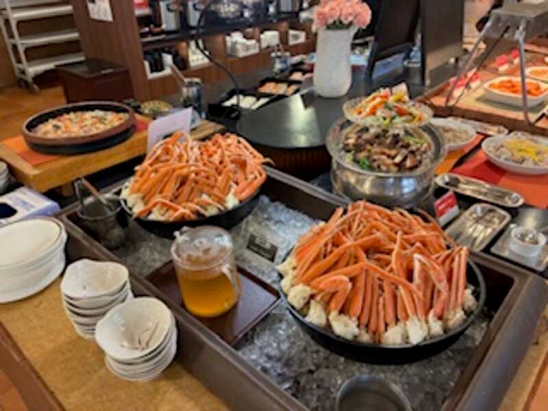 【大阪市内エリア発】 神戸ホテルフルーツ・フラワー　かに食べ放題付ランチバイキング・温泉入浴とめんたいパーク神戸三田　日帰り2