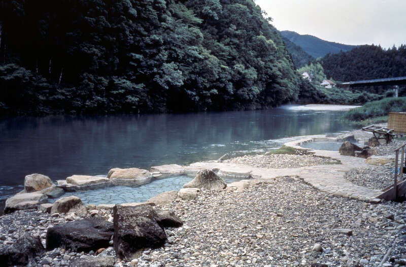 【宇都宮駅・小山駅発】世界遺産高野山・熊野古道・熊野三山・伊勢神宮と 忘帰洞のホテル浦島南紀勝浦温泉・川湯温泉3日間3