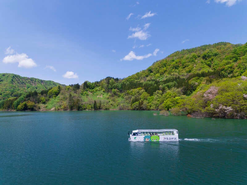 【新函館北斗駅発】 西目屋ダム『水陸両用バス』と世界自然遺産「白神山地」、フルーツ狩り食べ放題（日帰り）2