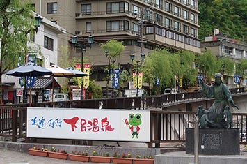 （船室／Kステート）飛鳥IIで航くチャータークルーズ（名古屋～博多）と名湯下呂温泉　4日間　当社基準最上級Sランクホテルに宿泊（1泊目）