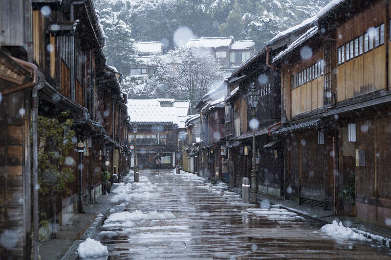 【富山県内発】 新春から贅沢に！金沢で紅ズワイガニ食べ放題　と　ひつじ年にちなんで　白山比咩神社　参拝　日帰り3