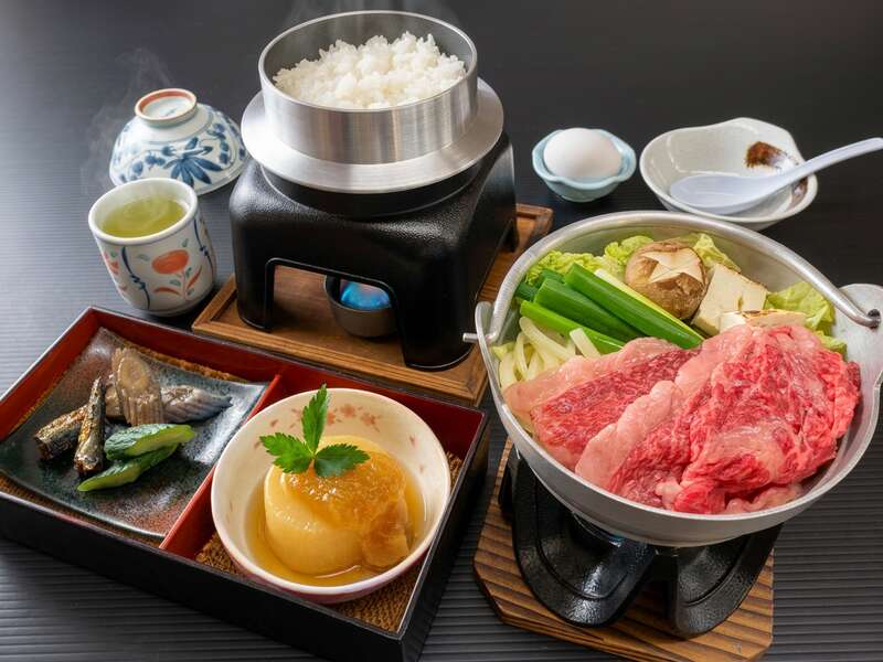 【埼玉県内発】 化粧箱入り２房１キロ付！甲州シャインマスカット狩り園内食べ放題と初秋の河口湖 「富士展望の丘 ふじさんデッキ」　日帰り3