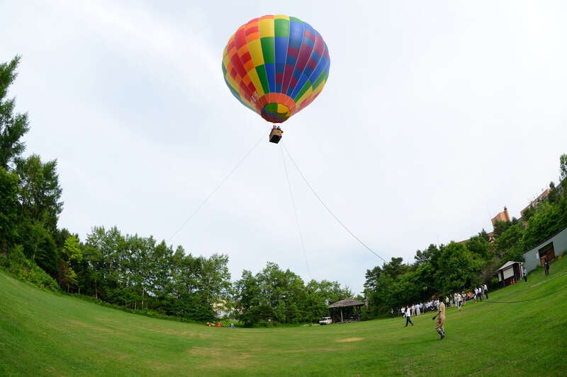 【神戸空港発着】釧路川カヌー・乗馬又は馬車・係留熱気球　３つの非日常体験！北海道感動大地４日間1