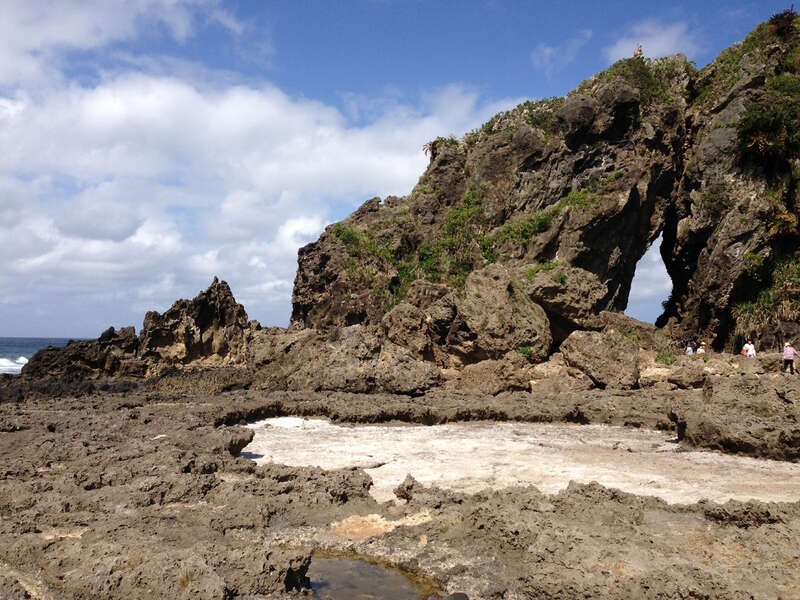 【岩国空港発】 ≪ひとり旅≫ 久米島・奥武島と絶景ビーチ『はての浜』４日間2