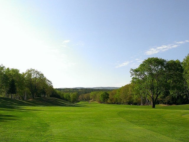 ■【現地払い0円・全行程バス送迎付き】羊ケ丘カントリークラブ・カートセルフ≪新千歳空港⇒札幌市内間の空港連絡バス乗車券付！≫　１泊最終日１プレー2