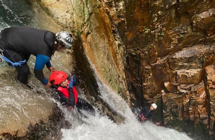 [新宿発]水上(みなかみ)キャニオニングバスツアー｜絶叫キャニオニング・シャワークライミングに挑戦！3