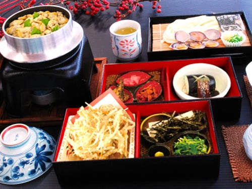 【名古屋・一社発】旬の桃3玉狩り&冷んやり桃食べ放題&ひまわり畑&アサリ釜まぶし御膳付きミステリーツアー3