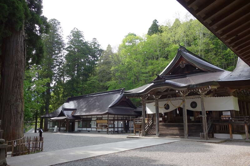 【岩国空港発】 ≪神話めぐり≫案内人同行！ 山岳信仰の霊地「戸隠神社  五社」と「諏訪大社 四社」めぐり ３日間2
