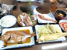 姫路・龍野　発 ﾁｬｰﾀｰ船で夏の日生諸島ｼｮｰﾄｸﾙｰｽﾞとﾎﾞﾘｭｰﾑたっぷり漁師料理2