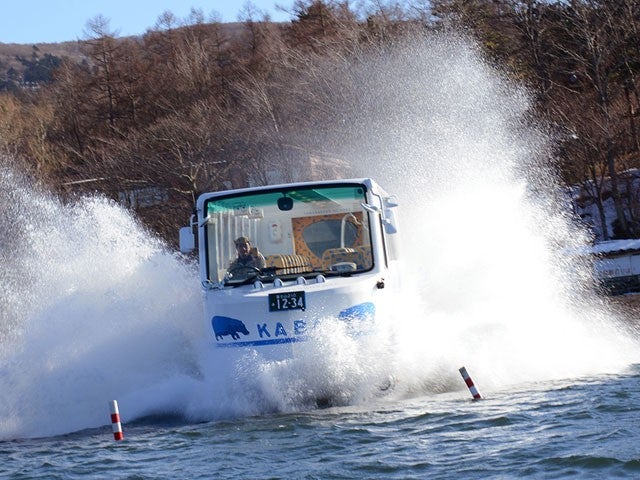 ■【山梨】山中湖水陸両用バスでざぶ～ん体験♪＆行列のできる人気の詰め放題『桔梗信玄餅詰め放題』で大満喫♪1