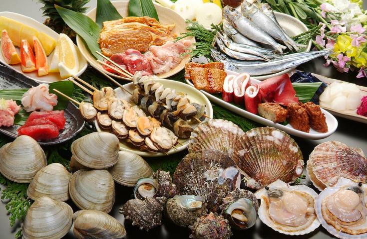 ★全日催行決定★[横浜・川崎発]養老渓谷で紅葉狩り＆房州みかん狩り食べ放題♪ホタテや牡蠣、エビ等海鮮浜焼きやお刺身も食べ放題！南房総食べ尽くしの日帰りバスツアー！2