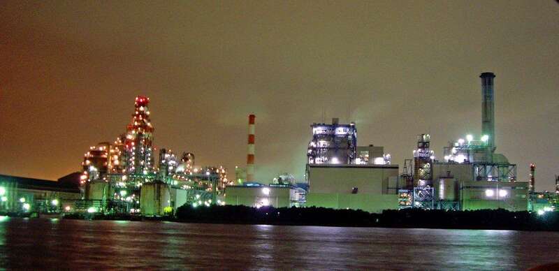 【新千歳空港発】 まるでSFのような不思議な光の世界　京浜工場夜景とみなとみらいクルーズ　 都内紅葉名所めぐりと鎌倉散策  ２日間2