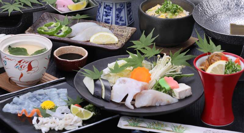 【京滋エリア発】 洲本温泉名旅館のお宿で食す！本場淡路ブランド「３年とらふぐ」　日帰り2