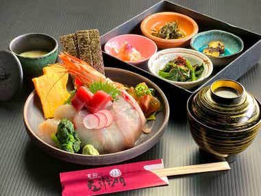 【佐賀・神埼・目達原・中原・鳥栖発】 豊後水道の恵み！新鮮豊後すい丼を食す！別府＆杵築年末謝恩祭　日帰り　