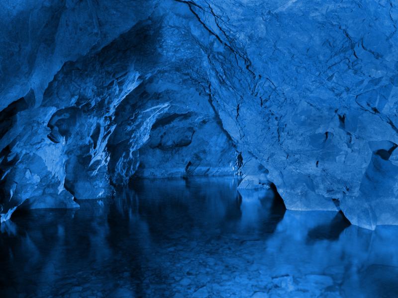 神秘の稲積水中鍾乳洞と佐伯「刺身盛定食」＆あまざけ工場見学日帰りバスツアー🚌1