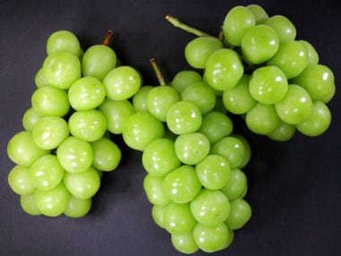 【一宮・稲沢発】皮ごと食べられる高級ぶどう!シャインマスカット3房のお土産付き!ミステリーツアー
