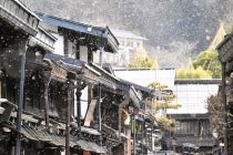 【名古屋駅発】＊日帰り食事なし＊『飛騨高山＆〔世界遺産〕白川郷散策』1