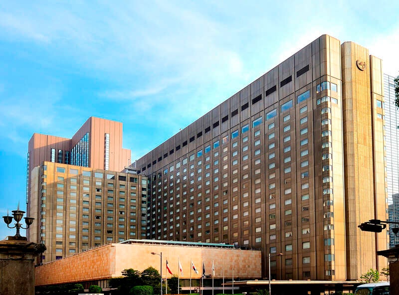 【群馬県内発】 最上級貸切バス「スターペガサス号」で行く！憧れの帝国ホテル「インペリアルバイキングサール」  桜咲く大名庭園「六義園」と播磨坂さくら並木2