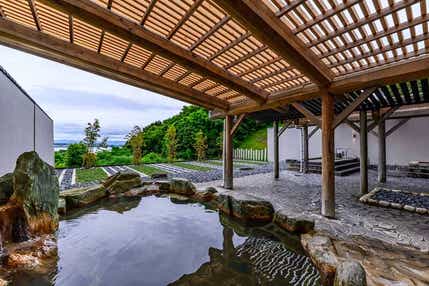 【岡山県内発】 絶景露天風呂の宿とオールインクルーシブのホテルに泊まる！おまかせ高野山・南紀１０景めぐり ３日間