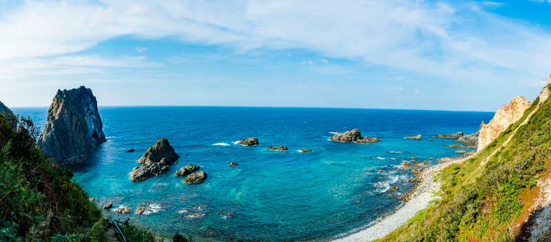 【旭川エリア発】 初夏の滝野公園・積丹ブルーの神威岬・島武意海岸と 積丹名物うに丼のご昼食 ルスツリゾートホテル＆コンベンション２日間2