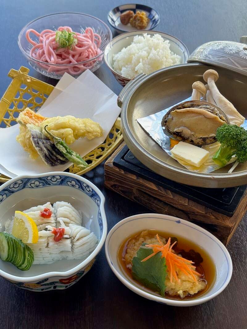 【和歌山県内発】 和歌山再発見！旬のフルーツ「メロン＆桃」W狩りと日本のエーゲ海“白崎海岸”　日帰り3