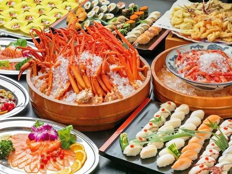 【山口県内発】 伊勢神宮・伊勢エビｖｓ兼六園・カニ食べ放題の旅３日間2