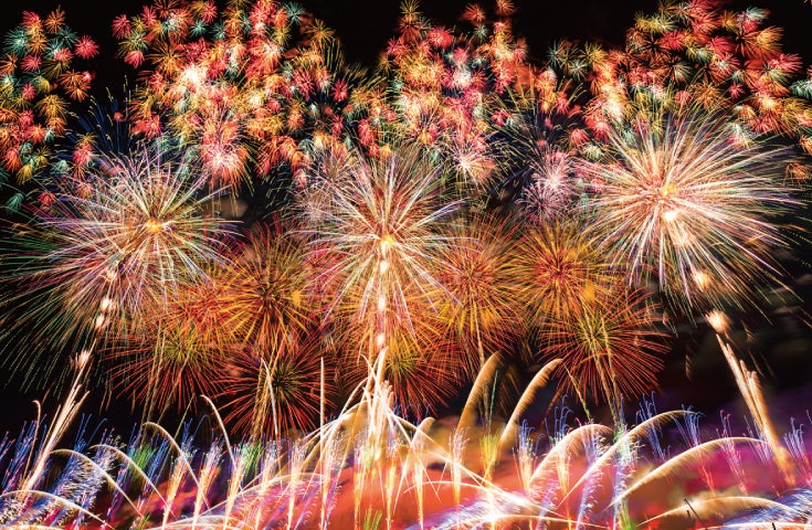 ★催行決定★[横浜発]貴重な桟敷席でゆっくり観覧！花火師の殿堂「第97回大曲全国花火競技大会」を日帰りバスツアーで堪能！1