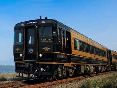 【添乗員同行／日帰り／博多・基山発着】特急「A列車で行こう」に乗車！魅力の天草満喫 日帰り旅 ～オーシャンビューのレストランで天草旬魚のランチコース～
