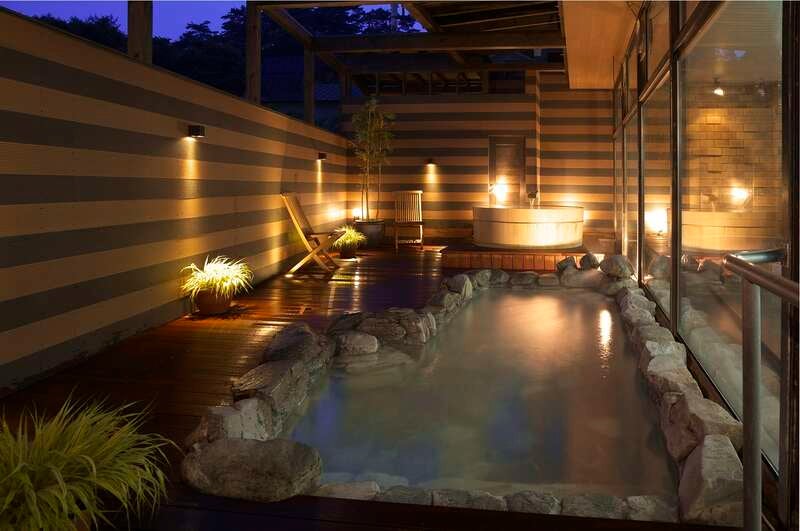 【徳島空港発】 草津温泉・四万温泉・世界遺産富岡製糸場　３日間3