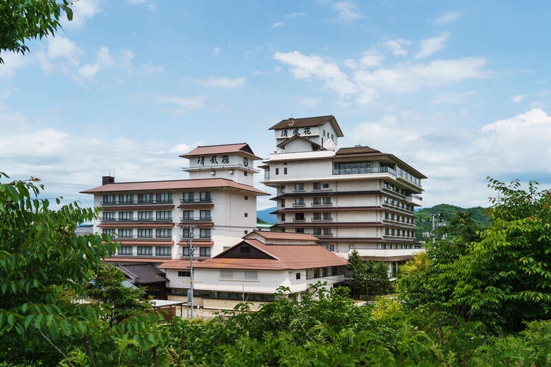 【ＪＲ和歌山駅発】 ようきなった秋の越後！美人の湯・月岡温泉と絶景を望む瀬波(せなみ)温泉3日間2