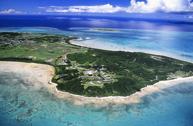 【高松空港発】 日本最南端の小浜島のビーチリゾートホテルにご宿泊 「新城島（パナリ島）・小浜島・石垣島・西表島・由布島」八重山５島めぐり 4日間1