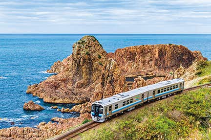 【バス仙台駅発着】【5~6月発】リゾートしらかみ乗車と不老ふ死温泉入浴当社基準最上級Sランクホテルに泊まる2日間