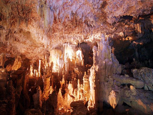 ■石垣島鍾乳洞　入洞付き　組合せ自由自在の人気ツアー！　石垣島・竹富島・西表島ホテルチョイスプラン　3泊4日1