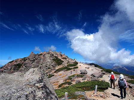 中部発　日帰り　マイカーでは行けない！日本百名山　標高２，７０２ｍまでバスで行けちゃう！絶景　乗鞍スカイラインと乗鞍岳！1