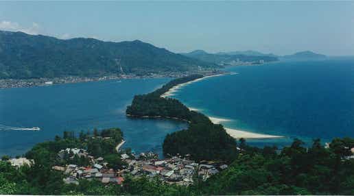 【岡山発】 陸海空から広がる絶景！伊根の舟屋めぐり遊覧船と日本三景の天橋立　日帰り