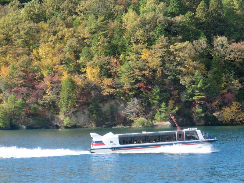 【富山県内発】 世界最大級のバラ園「ぎふワールド・ローズガーデン」　麗しき秋のバラ鑑賞と   恵那峡クルーズ　　日帰り2