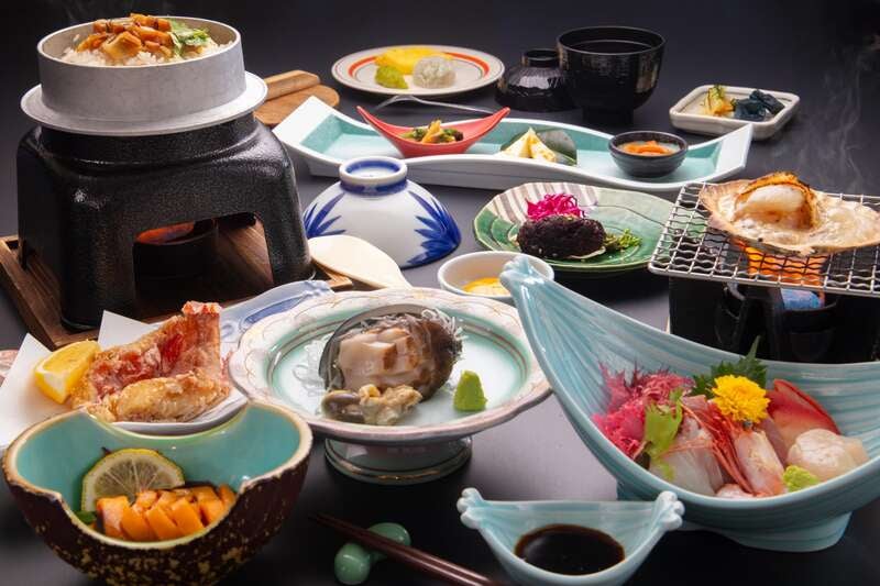 【山形県内発】 牡鹿半島「島周の宿 さか井」で食す！三陸海の幸＆名物「鯨料理」と 遊覧船で行く！太平洋に浮かぶ「金華山」黄金山神社 特別昇殿参拝（2日間）3