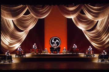 【出雲市駅・松江駅・安来駅・米子駅発】 よみうり貸切公演！響座和太鼓・高千穂夜神楽・宮崎ひょっとこ協演とフェニックス・シーガイア・オーシャン・タワー連泊３日間
