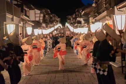 ♪おわら節の旋律に酔いしれる♪ 越中八尾『おわら風の盆』と世界文化遺産！白川郷「合掌造り集落」2日間【藤井寺・五位堂・橿原神宮・大和八木発】