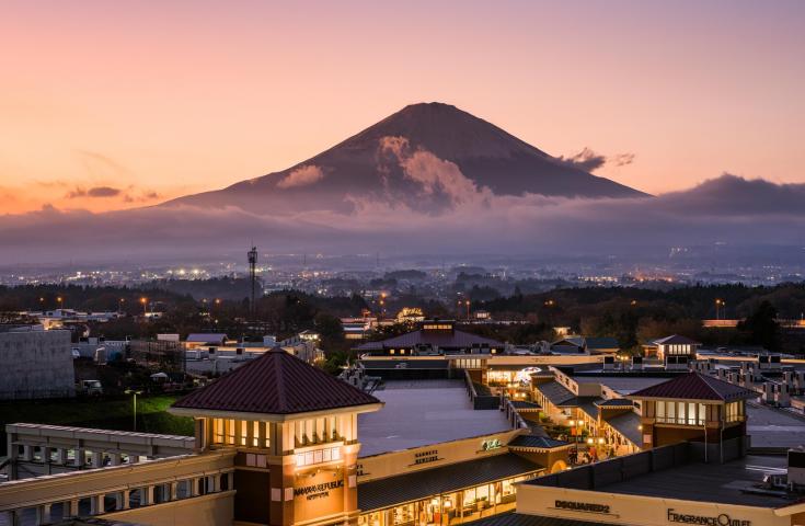 [上野/新宿発]訪れたいスポットとして人気の富士山と忍野八海をめぐり日本最大級のプレミアムアウトレットまで！ 大満喫日帰りバスツアー ！(英語ガイド付)2