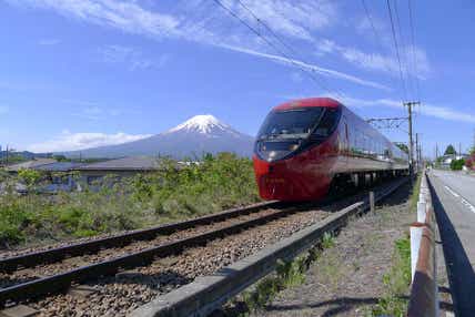 【新大阪駅・京都駅・米原駅・名古屋駅発】 河口湖もみじ回廊と「富士山ビュー特急」・富士山ぐるり7景めぐり2日間