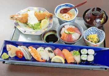 杷木ひまわり園と梨狩り約1kgお土産付と調音の滝と贅沢な海鮮よくばりランチ