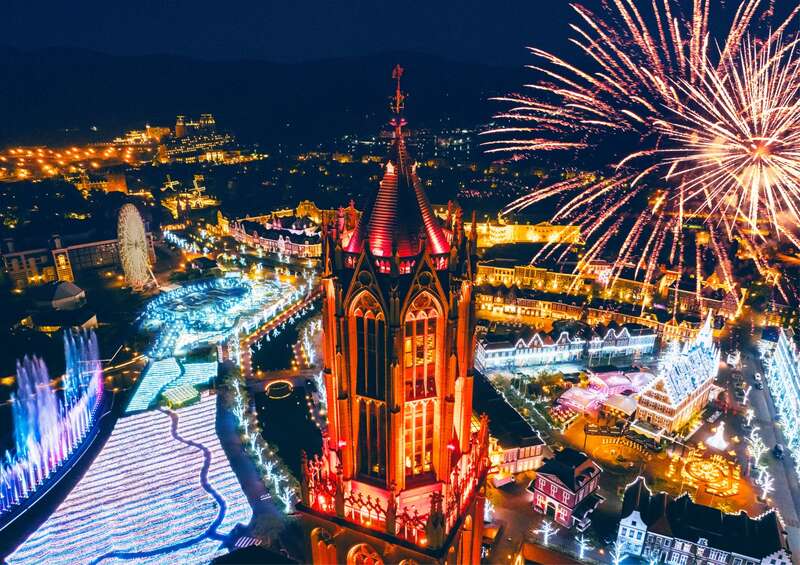 【群馬県内発】 連泊でたっぷり楽しむ！憧れの異世界「ハウステンボス」と話題の世界遺産「軍艦島上陸クルーズ」・世界新三大夜景「長崎夜景」3日間2