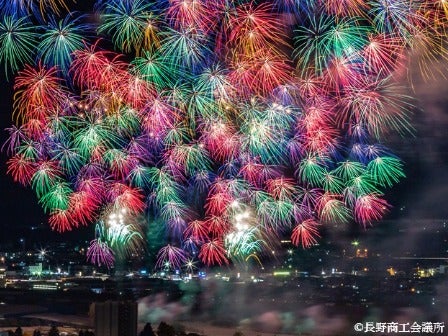西船橋・新宿発 長野えびす講花火と紅葉の「河口湖」・「新倉山浅間神社」散策！善光寺参りと軽井沢を巡る充実旅＜JAMJAM TOUR＞1