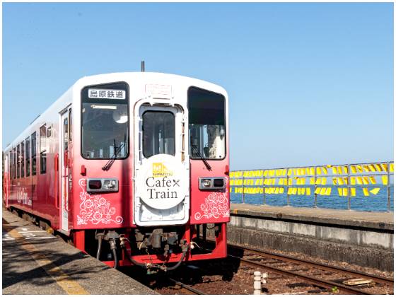 【日帰り／添乗員同行／博多駅発着】地元グルメと三種のスイーツを楽しむ観光列車♪★西鉄旅行 貸切運行★しまてつカフェトレインと水の都しまばら～島原城・鯉の泳ぐまちと長崎の避暑地 湧水庭園「四明荘」～1