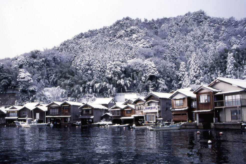 ＜京都＞本場丹後で冬の味覚と絶景満喫の1日 豪華海鮮！かに・ぶり・あわび御膳 ズワイガニ姿付き！【明石・三宮出発】3