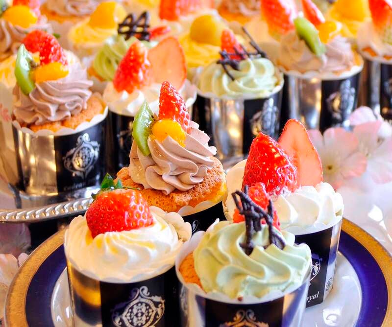 【埼玉県内発】 カニカニカーニバル★カニ食べ放題 圧巻の桜のトンネル！赤城南面千本桜 ノスタルジックな伊香保温泉石段街でぶらり食べ歩き  よみうり伊香保温泉キャンペーン開催！伊香保温泉まつり　日帰り3